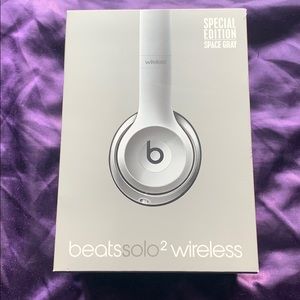 Special edition Beats Solo 2 Wireless Headphones